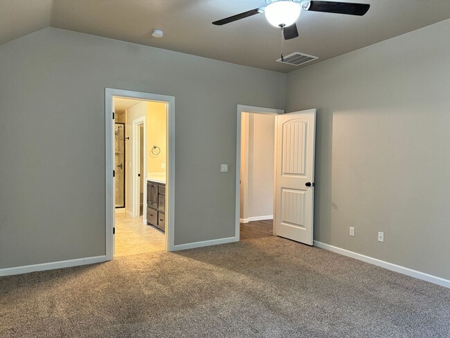 Building Photo - Beautiful 3 Bedroom Home in Azalea Farms i...