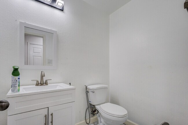 Building Photo - 519 Darlene Trail