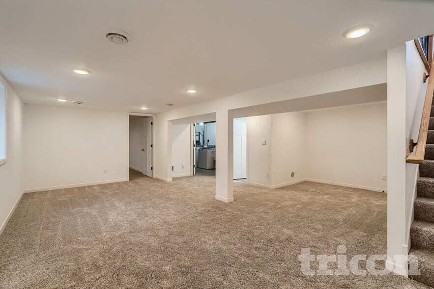 Building Photo - 3363 69th St E