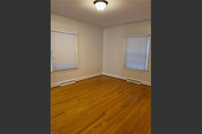 Building Photo - 2904 Evergreen Ct