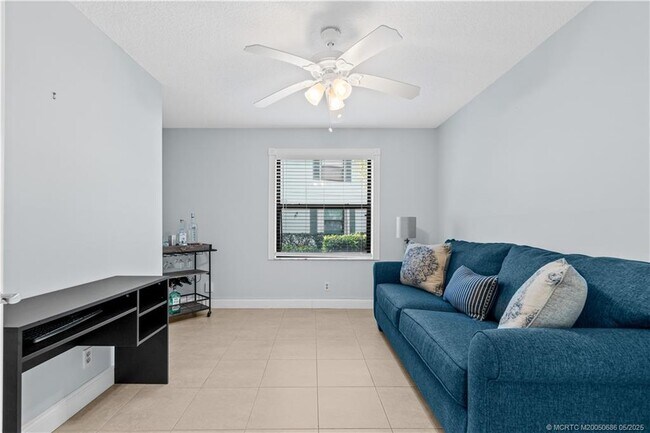Building Photo - 1001 Sabal Ridge Cir