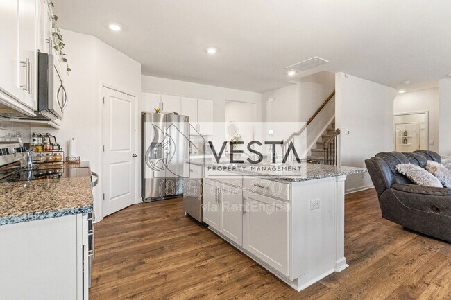 Building Photo - 240 Ridgeview Ln