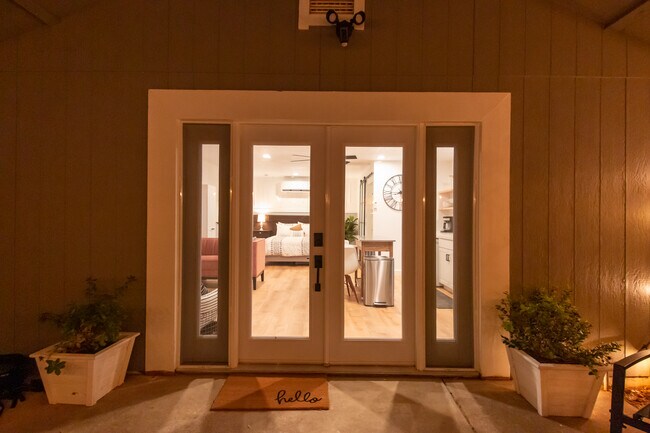 Building Photo - 3390 Cutlas Ct