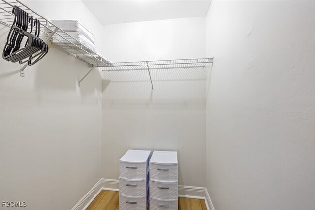 Building Photo - 2309 SW 27th St