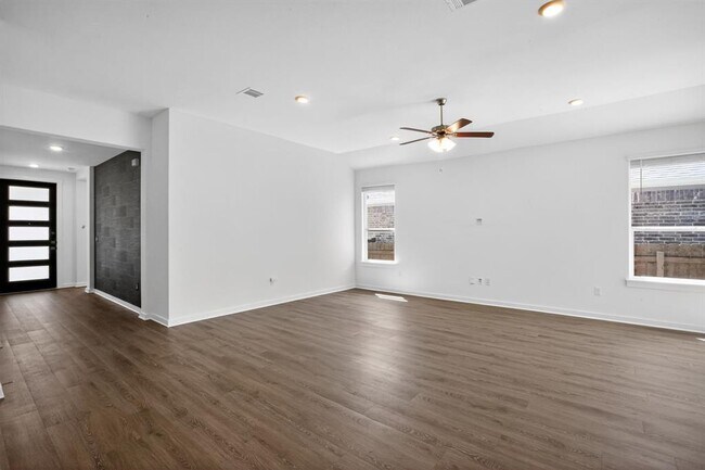 Building Photo - 2101 Centerline Ln