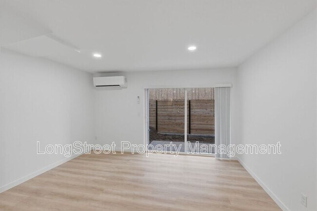 Building Photo - 812 S 19th St