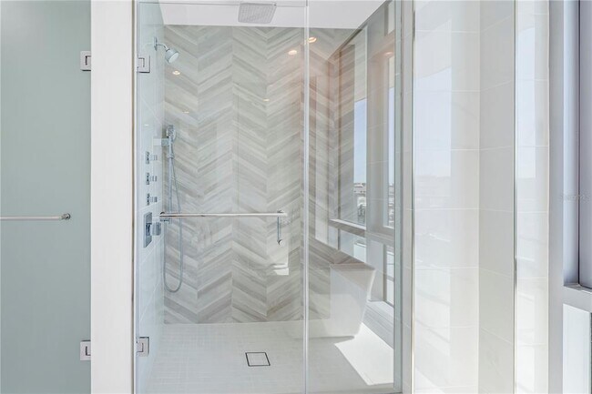 Building Photo - 400 Central Ave