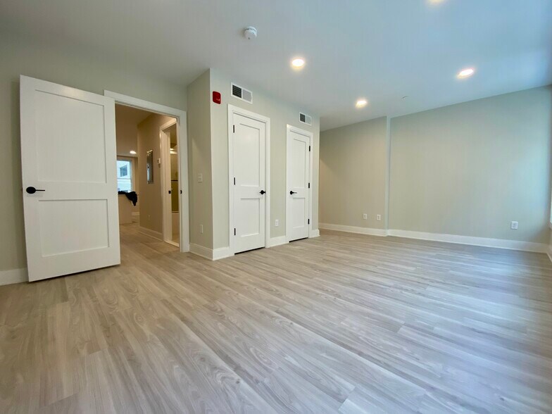 Building Photo - 230 Tremont St