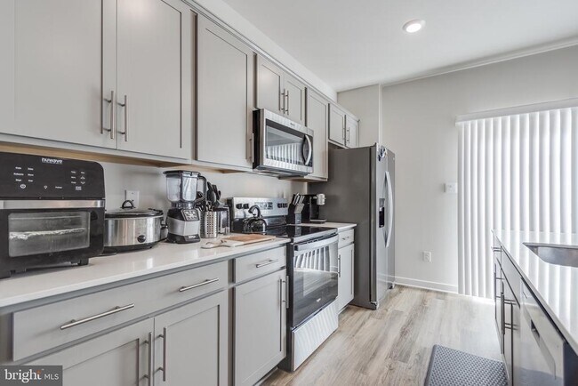 Building Photo - 345 Soft Rush Ln