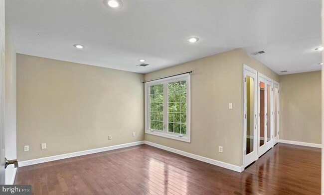 Building Photo - 2054 Madrillon Rd