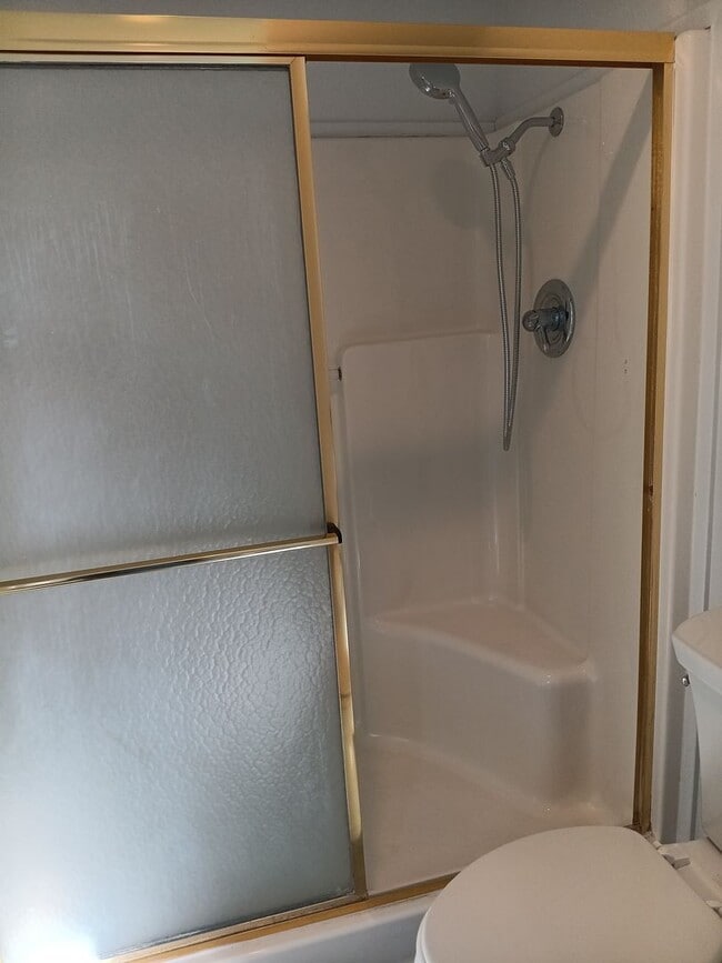 Building Photo - Country Living In The Independence Area Is...