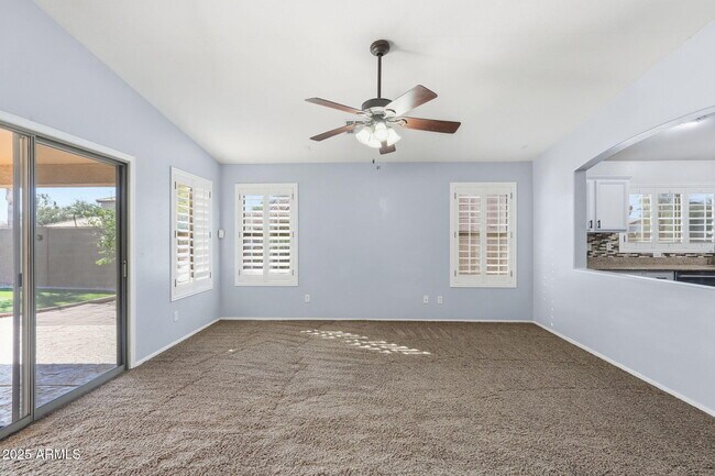 Building Photo - 21663 E Via Del Rancho Rd