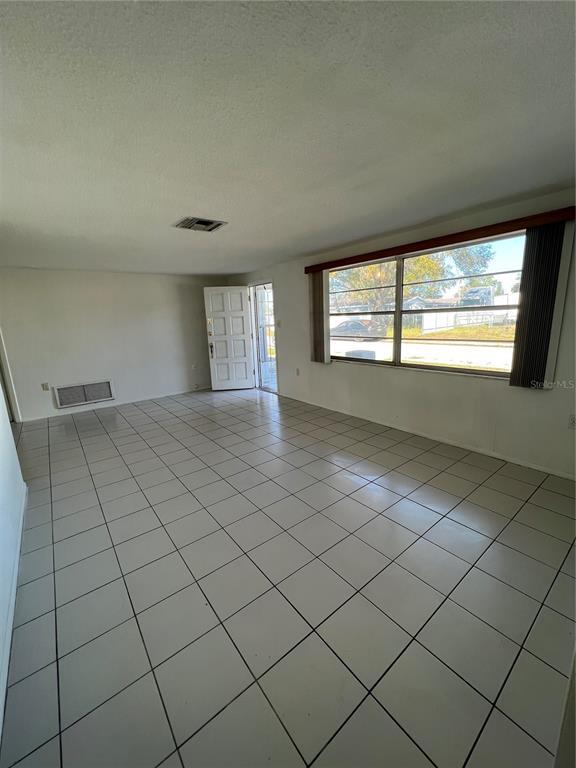 Building Photo - 3220 Pinon Dr