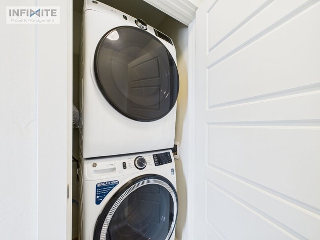 Building Photo - 3 Bedroom plus office space - Modern Comfort in a Peaceful Setting