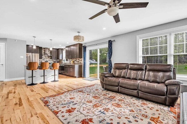 Building Photo - 36 Belvedere Dr