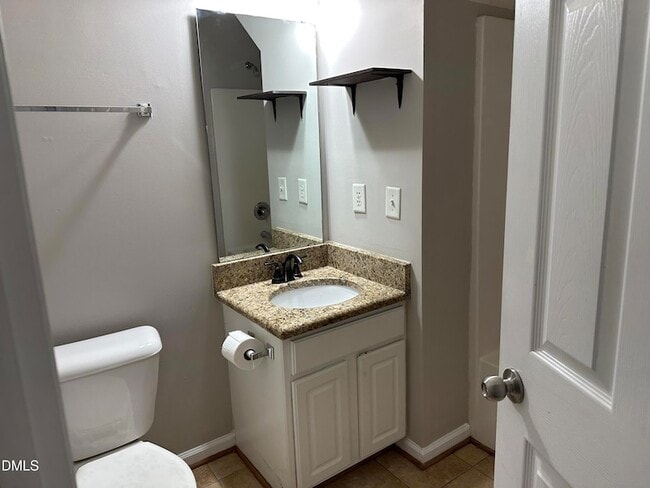 Building Photo - 553 Writers Way