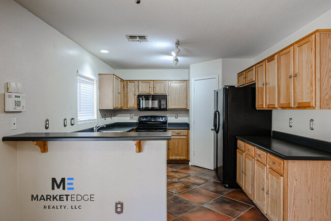 Building Photo - Home at El Mirage Rd/Cactus Rd! JOIN THE W...