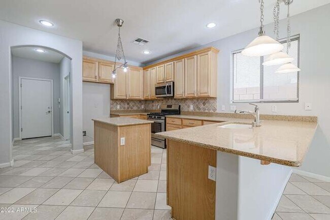 Building Photo - 17663 W Tasha Dr