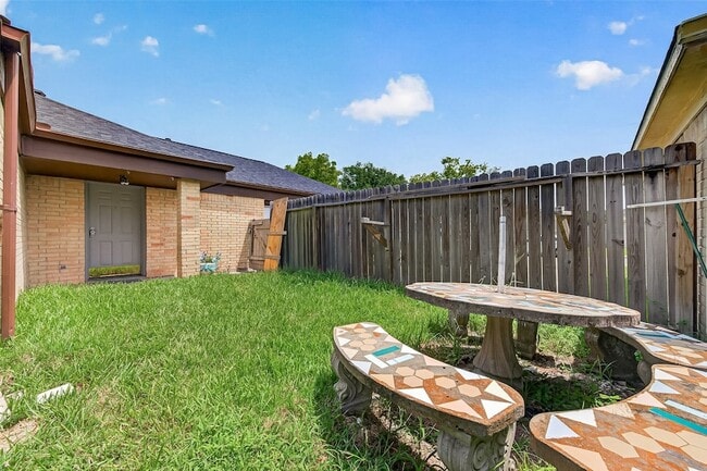 Building Photo - 2523 Creekway Cir