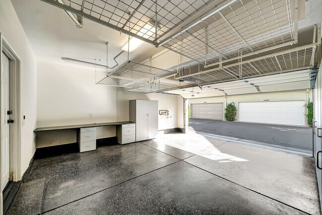 Building Photo - 24063 Avocado Ln