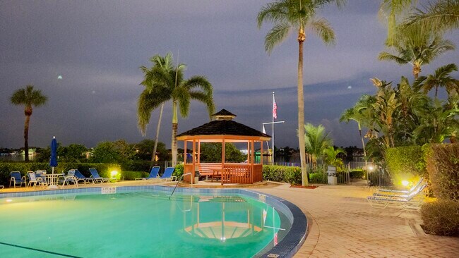 Building Photo - 107 Half Moon Cir