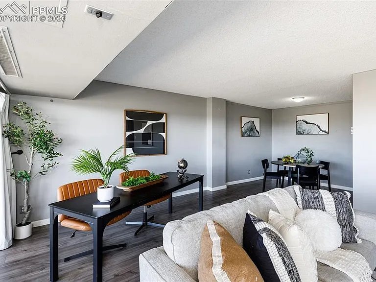 Building Photo - 411 Lakewood Cir