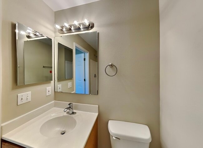 Building Photo - 3643 Wellington Pl