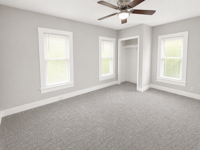 Building Photo - Spacious 3 Bedroom House