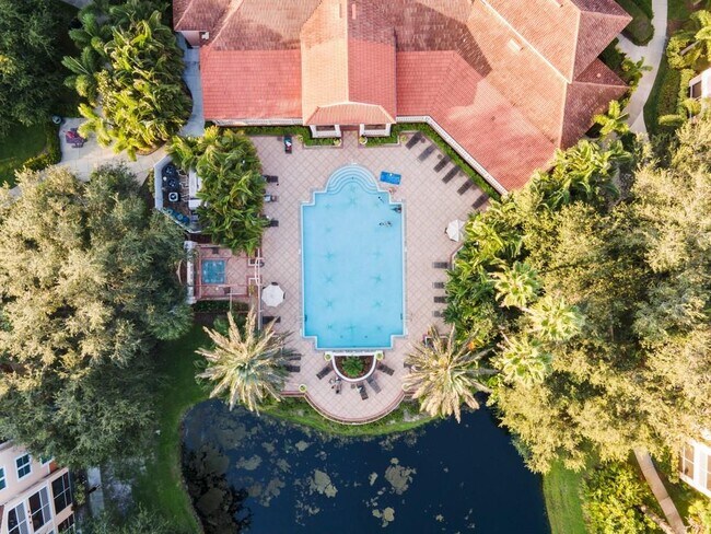 Building Photo - 4140 Central Sarasota Pkwy