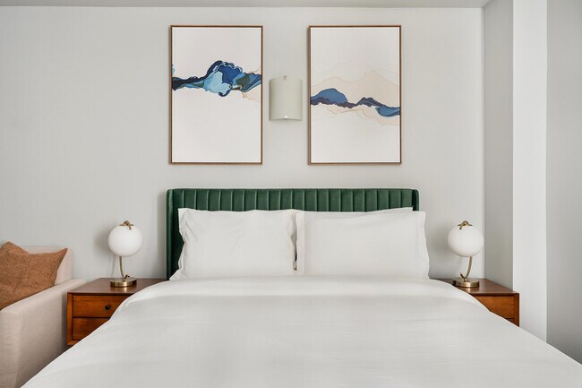 Building Photo - 234 W 73rd St