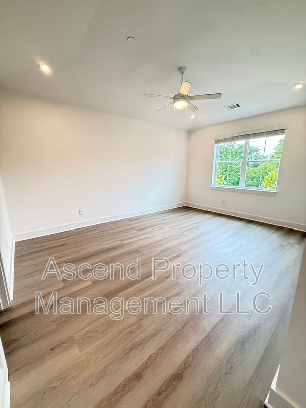 Building Photo - 100 Leggo Ave