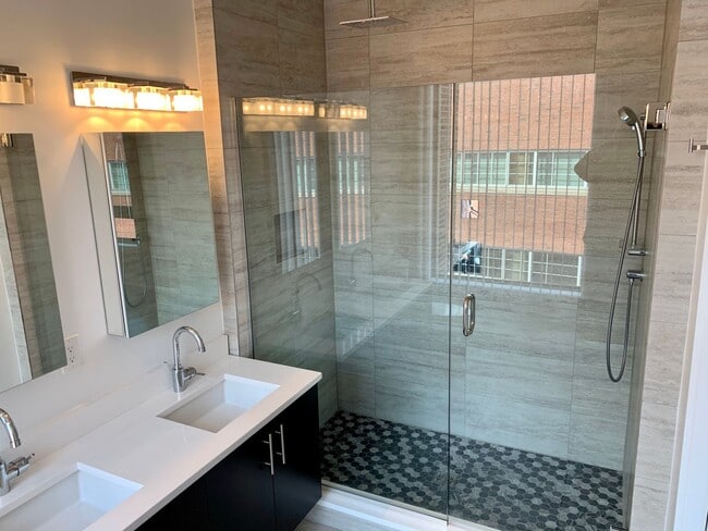 Building Photo - Stunning 3-Bed Townhome with Garage in Northern Liberties! Available mid-July!