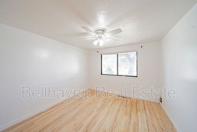 Building Photo - 618 Davidson Dr