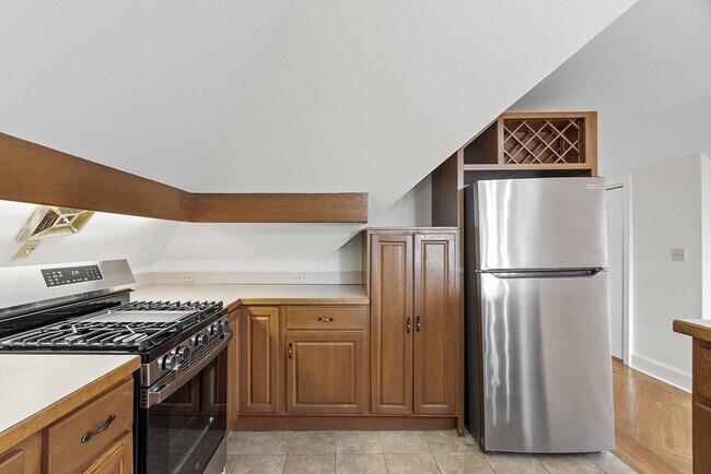 Building Photo - 150 Summer St