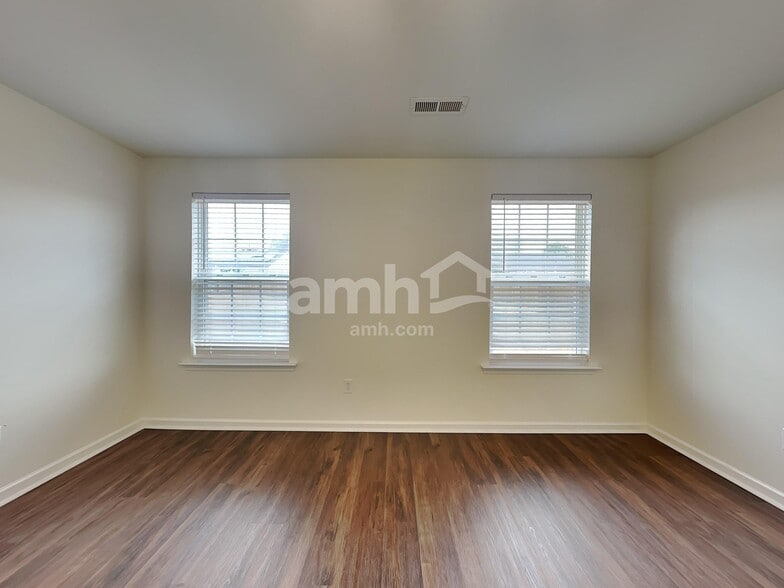 Building Photo - 102 Parkgate Ct