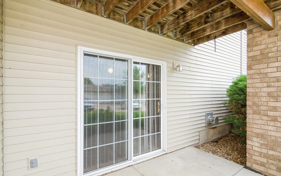 Building Photo - 2518 Rushmore Dr