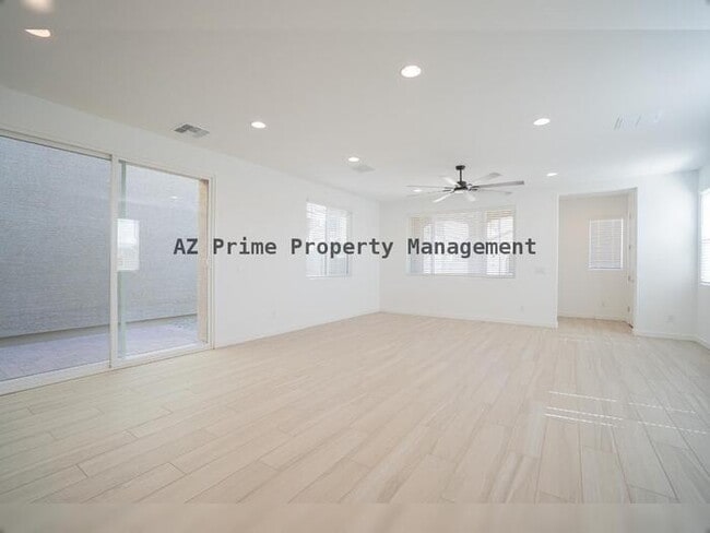 Building Photo - 2942 N 98th Ln