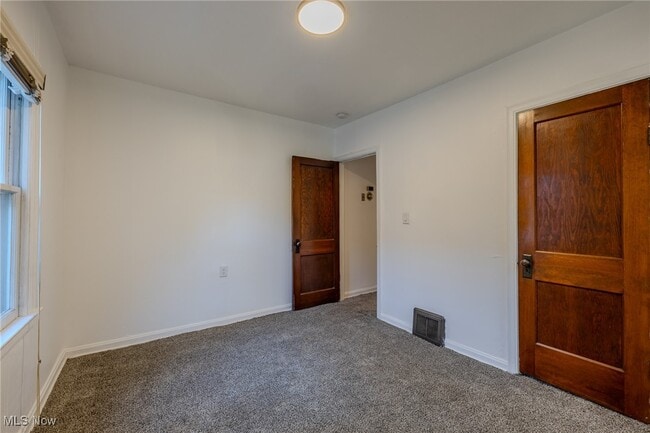 Building Photo - 997 Mohegan Trl