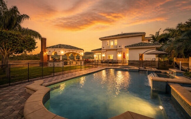 Building Photo - 30702 Hilltop Way