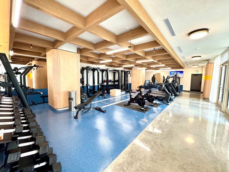 Building Photo - 1940 NW 2nd Ct