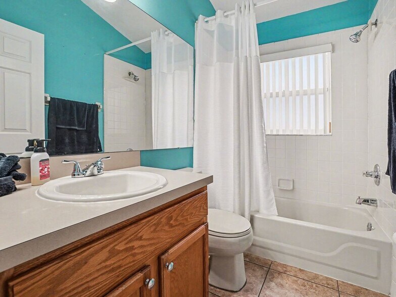 Building Photo - 2415 Black Powder Ln