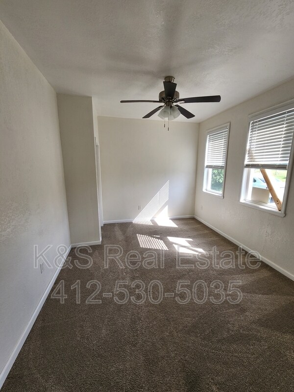 Building Photo - 4701 Elm St