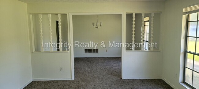 Building Photo - 230 Foxridge Rd