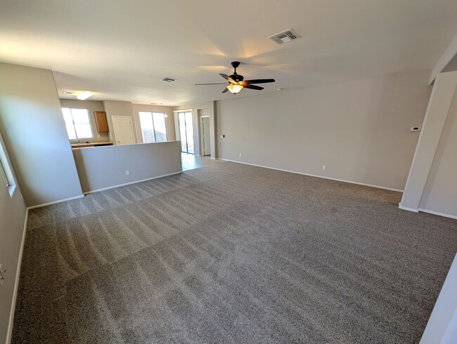 Building Photo - 3 Bedroom Home in the Beacon Heights Commu...
