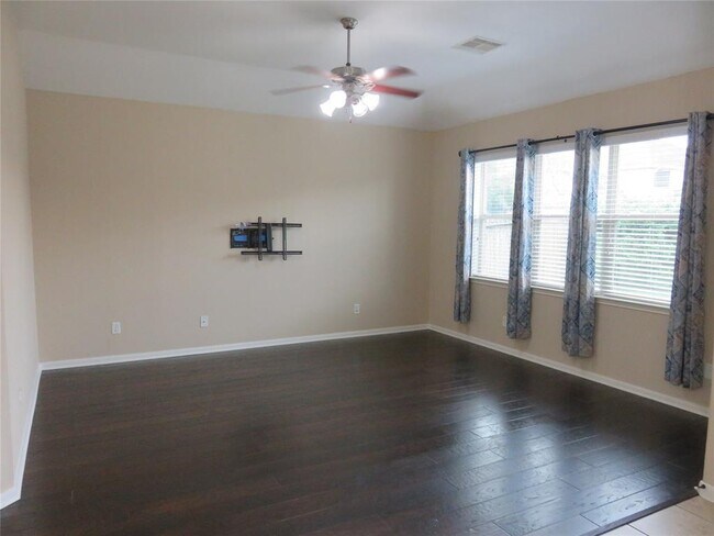 Building Photo - 21390 Village Crossing Ln