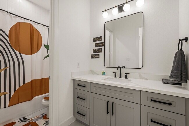 Building Photo - 6528 Weston St