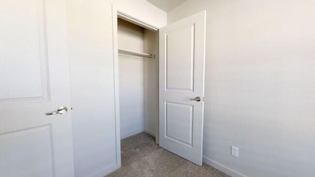 Building Photo - CUTE 2 BED 1 BATH OREM CONDO FOR RENT