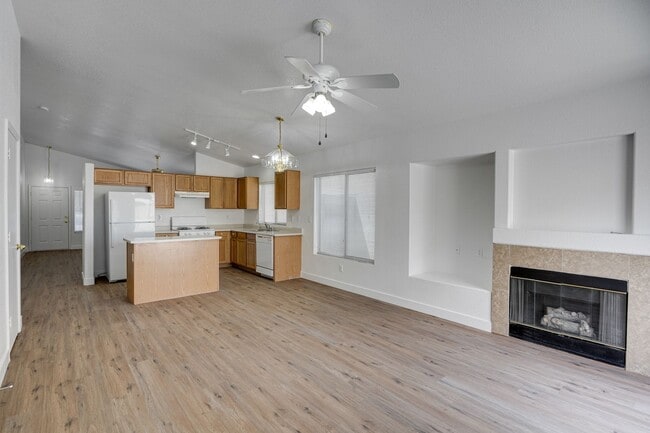 Building Photo - Charming Single-Story in Silverado Ranch!