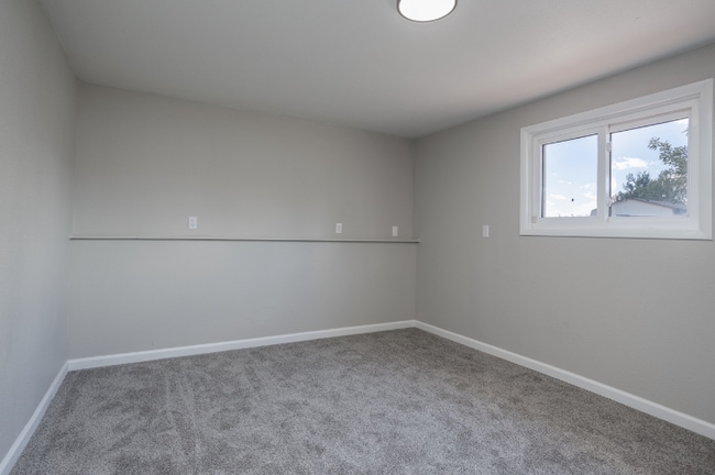 Building Photo - 1409 Orchid Ct