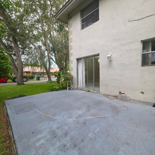 Building Photo - 11441 NW 41st St